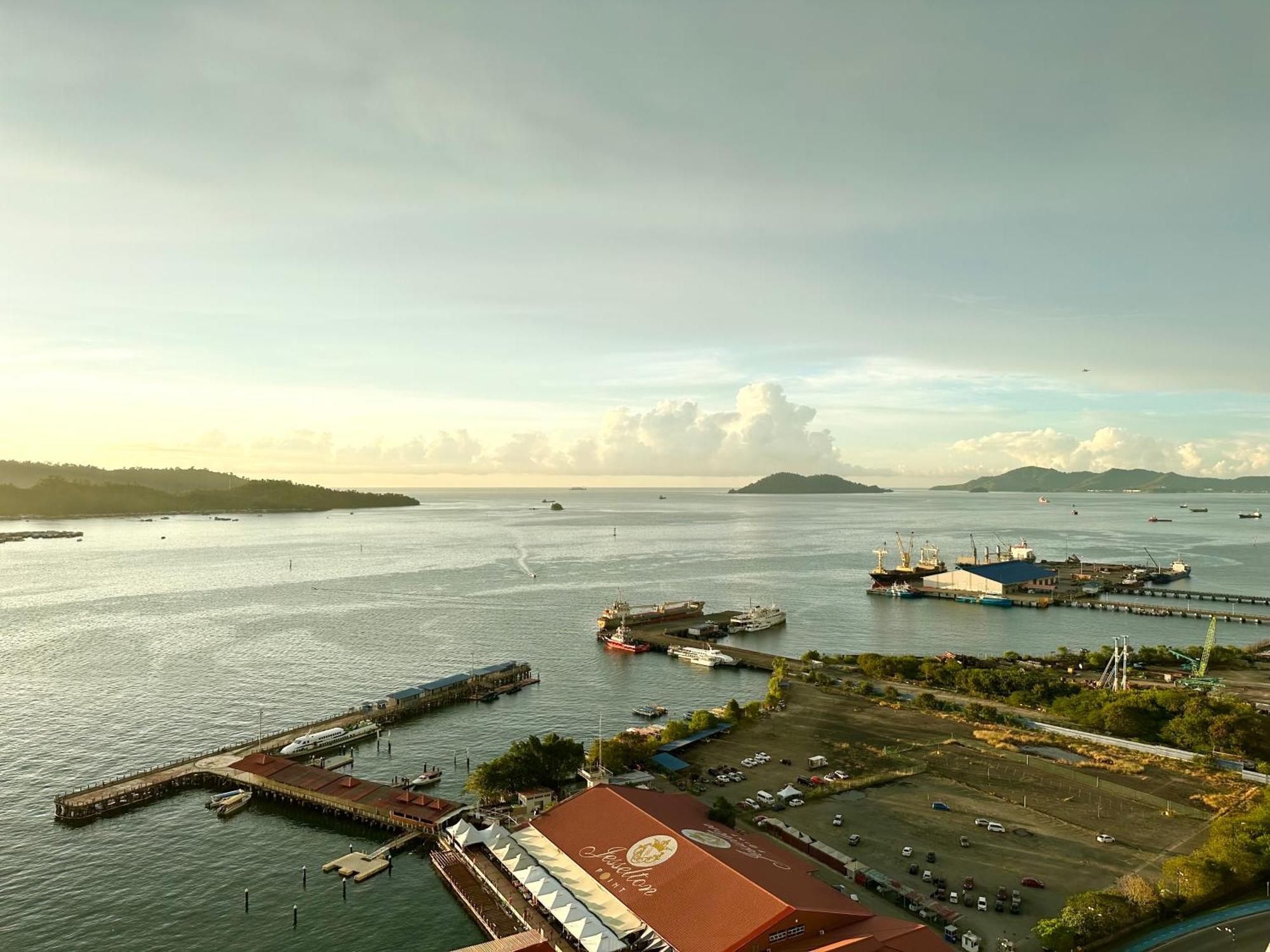 M Centro Centre @ Gaya Street By Sunset Seaview Vacation Apartment